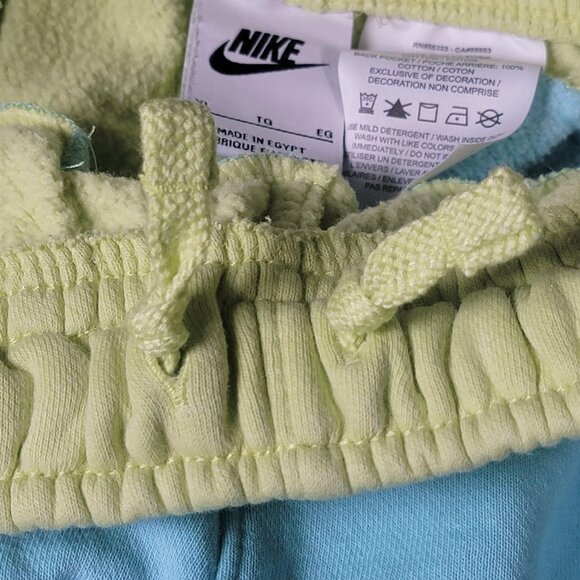 Nike Sportswear Shorts Mens XL Green Blue Colorblock Athletic Casual DR9856-736‎ - Picture 8 of 13